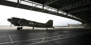 Rosinenbomber am ehemaligen Flughafen Tempelhof