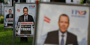 Wahlplakate der FPÖ mit Heinz-Christian Strache