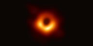 Das erste Bild vom schwarzen Loch
