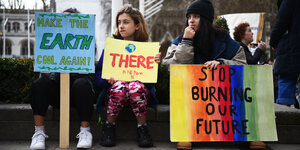 Schülerinnen bei Klimastreik