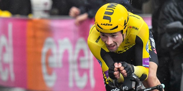 Primoz Roglic fährt beim Giro d'Italia auf einem Fahrrad