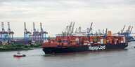 Das Hapag-Lloyd-Containerschiff "Guayaquil Express" fährt in den Hamburger Hafen ein.
