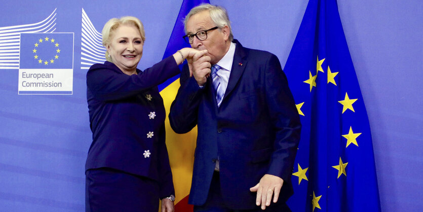 Rumäniens Ministerpräsidentin Viorica Dancila und Kommissionspräsident Jean-Claude Juncker