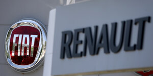 Logos von Renault und Fiat