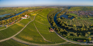 Landschaft mit Fluß