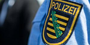 Hemdärmel mit Wappen der sächsischen Polizei