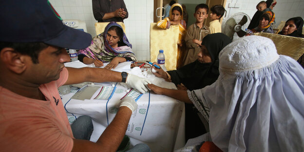 Impfung in einer pakistanischen Klinik