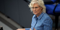 Christine Lambrecht (SPD), Parlamentarische Staatssekretärin beim Bundesminister der Finanzen, spricht bei der 55. Sitzung des Deutschen Bundestags