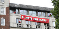 Banner Climate Emergency in London