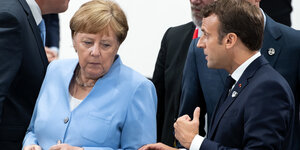 Angela Merkel im Gespräch mit Emmanuel Macron