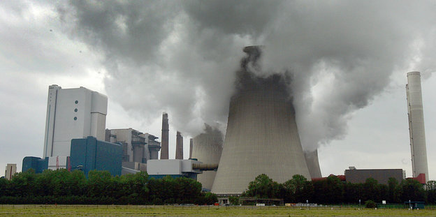Das RWE Kohlekraftwerk Niederaussem