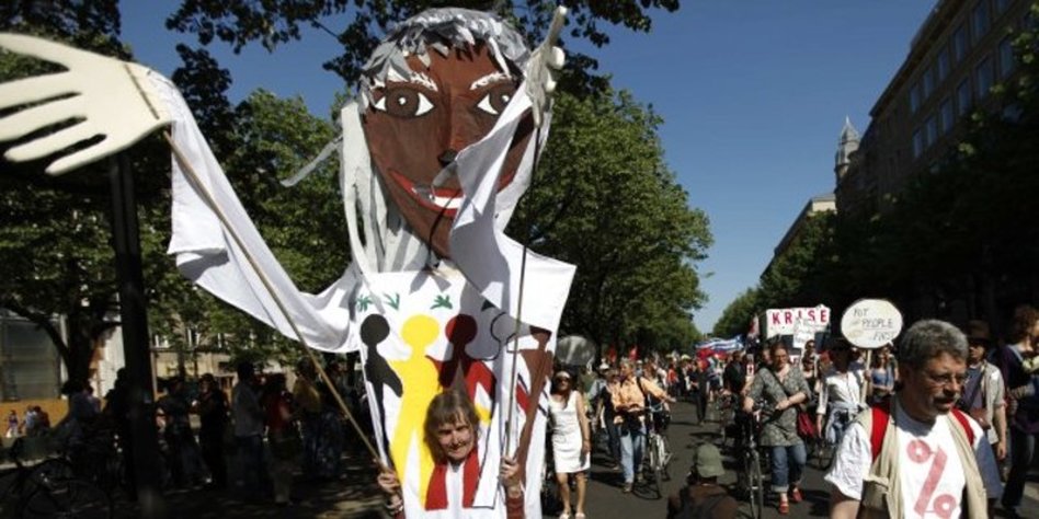 Aufkleber protest berlin -Fotos und -Bildmaterial in hoher