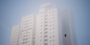 Hochhaus im Nebel