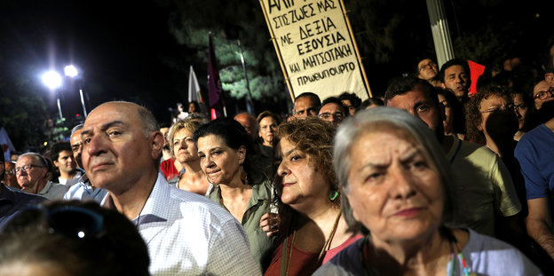 Anhänger der Regierungspartei Syriza versammeln sich in Athen bei einer Wahlkampfveranstaltung