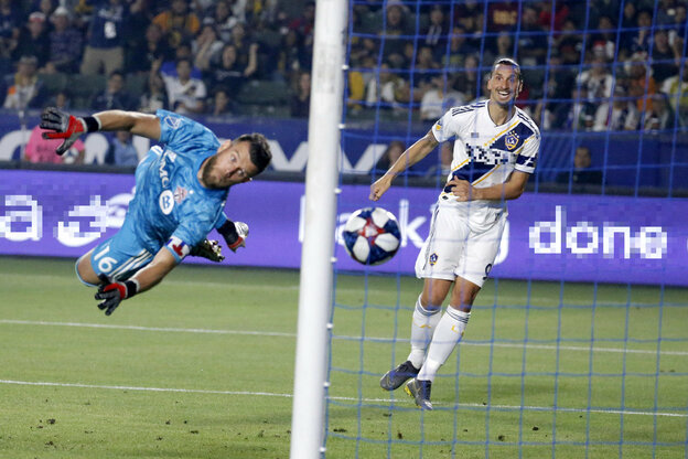 LA-Galaxy-Stürmer Zlatan Ibrahimovic schießt ein Tor