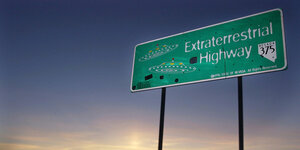 Der "Extraterrestrial Highway" (Außerirdische Schnellstraße) beim Ort Rachel im Bundesstaat Nevada.