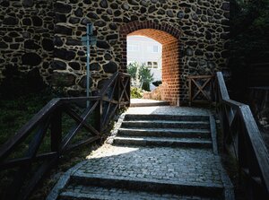 Ein Stück der Bernauer Stadtmauer aus dem 13. Jahrhundert Ein Stück der Bernauer Stadtmauer aus dem 13. Jahrhundert