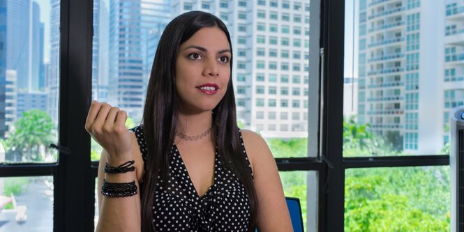 Die venezonalische Journalistin Marjuli Matheus Hidalog im Portrait