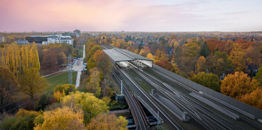 Der U-Bahnhof Sengelmannstraße mit dem geplanten Metallgehäuse in einer Foto-Animation.