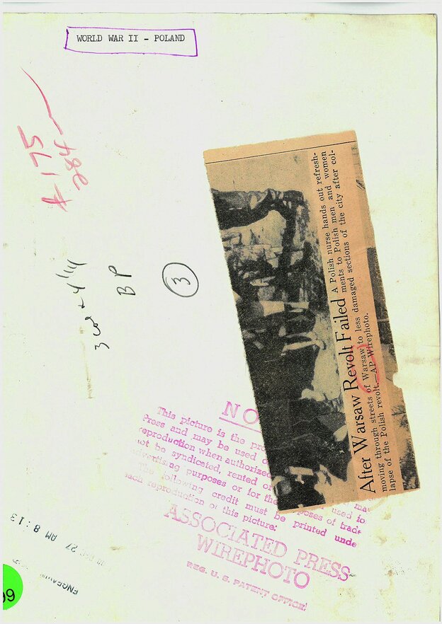Stempel und Notizen auf der Rückseite eines Fotos Stempel und Notizen auf der Rückseite eines Fotos