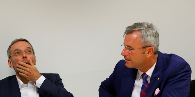 Norbert Hofer und Herbert Kickls von der FPÖ bei einer Pressekonferenz in Wien