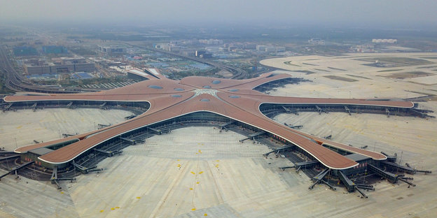 Das Terminalgebäude des neuen Flughafens