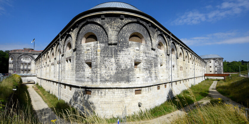 Festungsmauern von außen