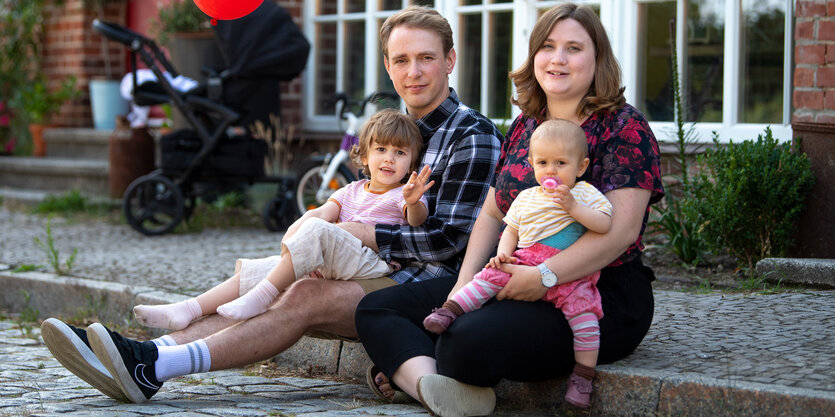 Familie mit zwei Kindern