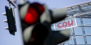 Rote ampel vor der CDU