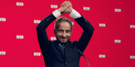 Der Satiriker Jan Böhmermann bewirbt sich nach eigenen Worten mit der Kampagne #neustart19 um den SPD-Parteivorsitz