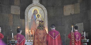 Gottesdienst in einer armenienschen Kirche