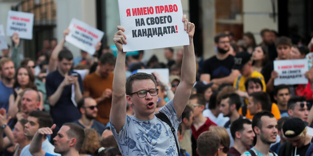 "ich habe recht auf meinen Kandidaten", setht auf einem Plakat. Protest Ende Juli in Moskau