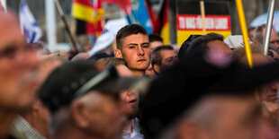 Pegida-Anhänger bei einer Demonstration in Dresden am 2. September 2019