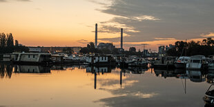 Ein herbstlicher Sonnenaufgng über der Rummelsburger Bucht