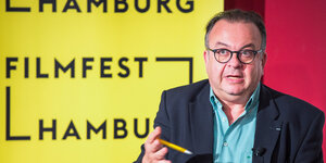 Leiter des Filmfestes Hamburg, Albert Wiederspiel spricht bei einer Pressekonferenz 2017