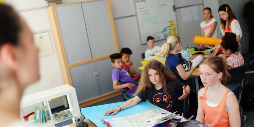 Mindener Primusschüler im Klassenzimmer