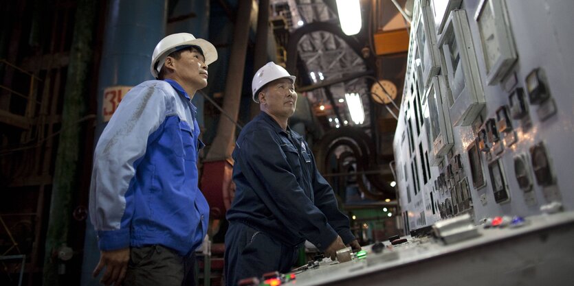 Arbeiter im Heizkraftwerk Darkhan in der Mongolei