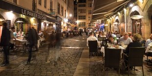 Restaurants in einer Lyoner Gasse