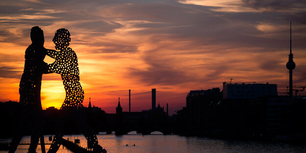 Sonnenuntergang in Berlin: Blick vom Treptower Park