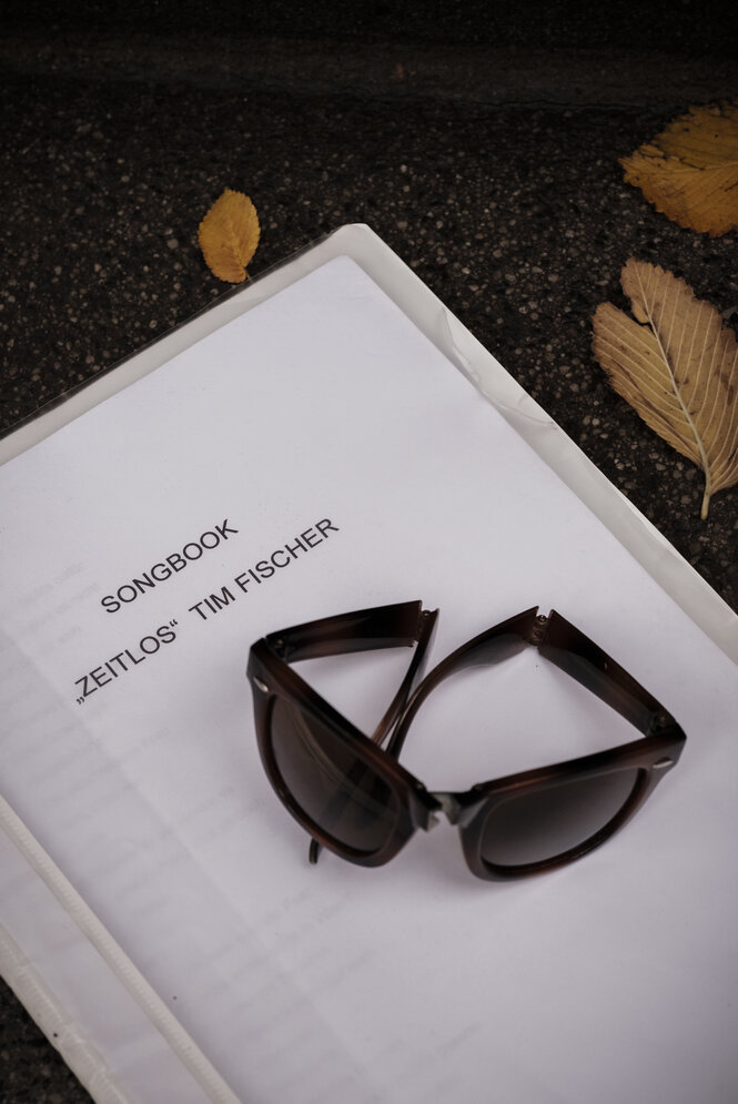 Das Songbook und die Sonnenbrille von Tim Fischer