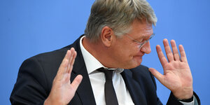 Jörg Meuthen mit einer abwinkenden Geste