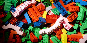 Lego-Steinchen, bunt gemischt