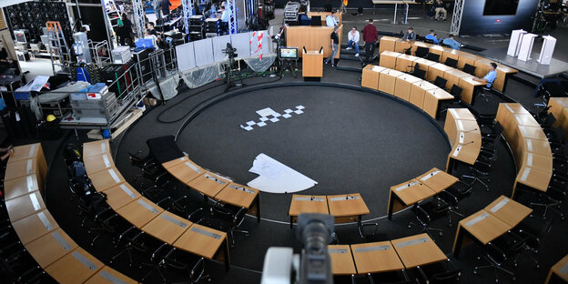 Ein Fernsehstudio des ZDF wird im Plenarsaal des Thüringer Landtags eingerichtet