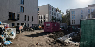 Blick auf mehrere Neubauten in Berlin