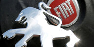 Logos von Peugeot und Fiat