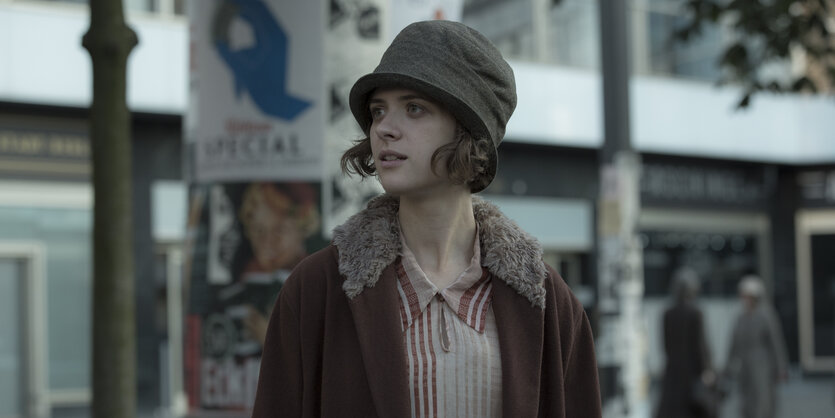 Eine Darstellerin der Serie Babylon Berlin