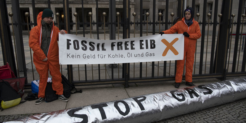 Demonstranten vor dem Bundesfinanzministerium