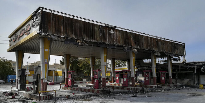 Eine ausgebrannte Tankstelle