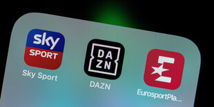 Das Logo der Dazn-App auf einem Smartphone