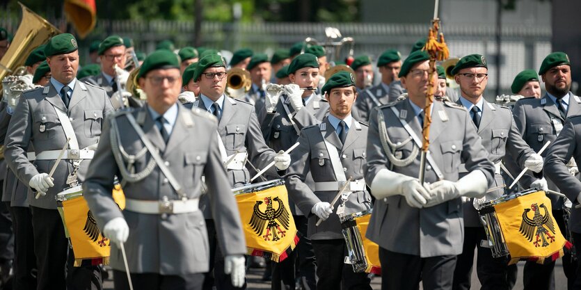 Marschierende Bundeswehr-Kapelle